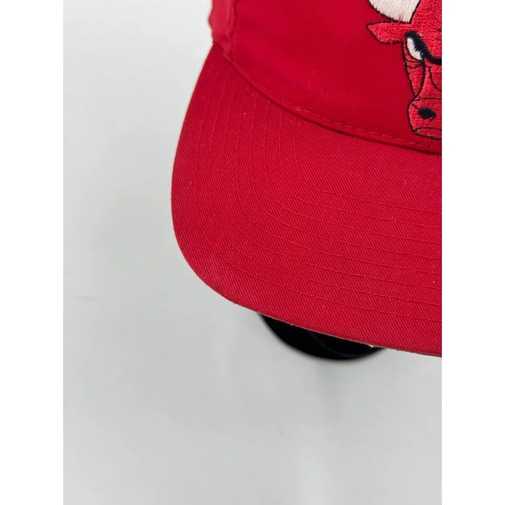 Vintage 1990's Chicago Bulls Plain Logo Snapback‎ Backside Spellout Red Hat Cap